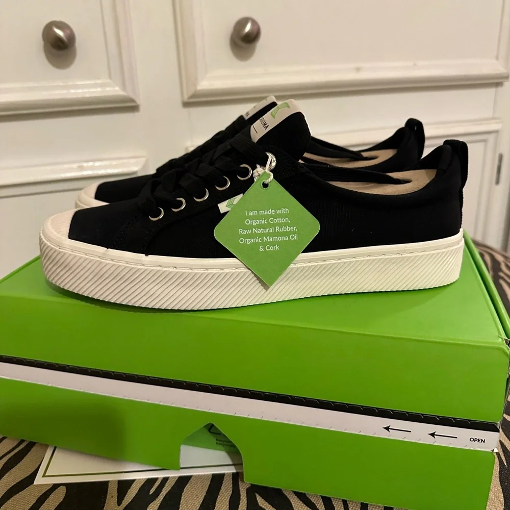 Cariuma OCA low black sneakers sz 8M/9.5W - Picture 5 of 7